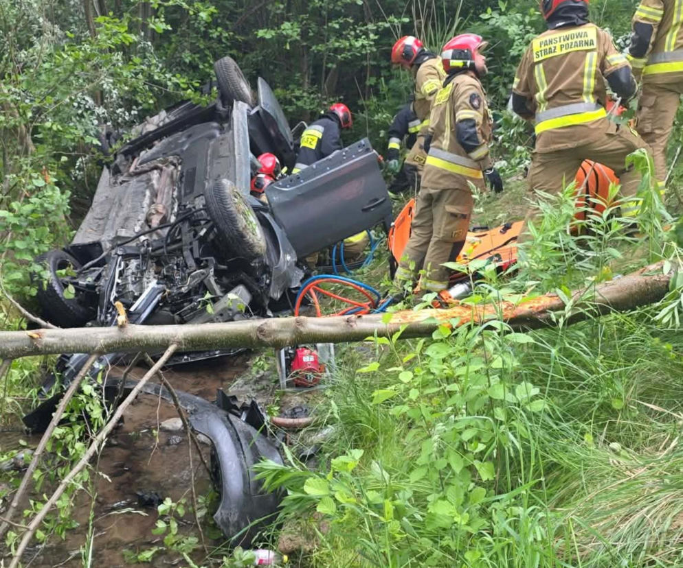 Auto runęło z wiaduktu na Mazowszu. Nie żyje dwóch mężczyzn