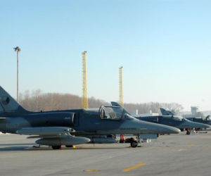 Czeskie samoloty L-159 nie dla Ukrainy. Polityczna burza w Pradze - premier kontra generał