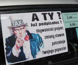 Taksówkarze przyszli pod ratusz. „Chcemy lepszych płac i godnego życia!”