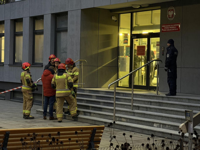Przyniósł kopertę z białym proszkiem do komisariatu w centrum Warszawy