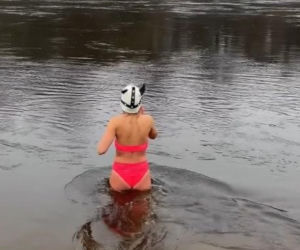 Fani drżeli o jej zdrowie, a ona… wskoczyła do lodu. Szokujące nagranie Joanny Moro!