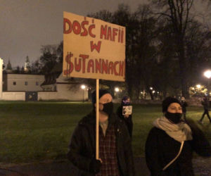 Protest przeciwko kardynałowi Stanisławowi Dziwiszowi w Krakowie