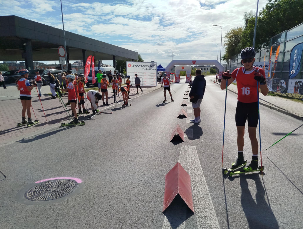 Zawody o Puchar Polski na nartorolkach Marwe Cup 2025 zostały zainaugurowane w Siedlcach