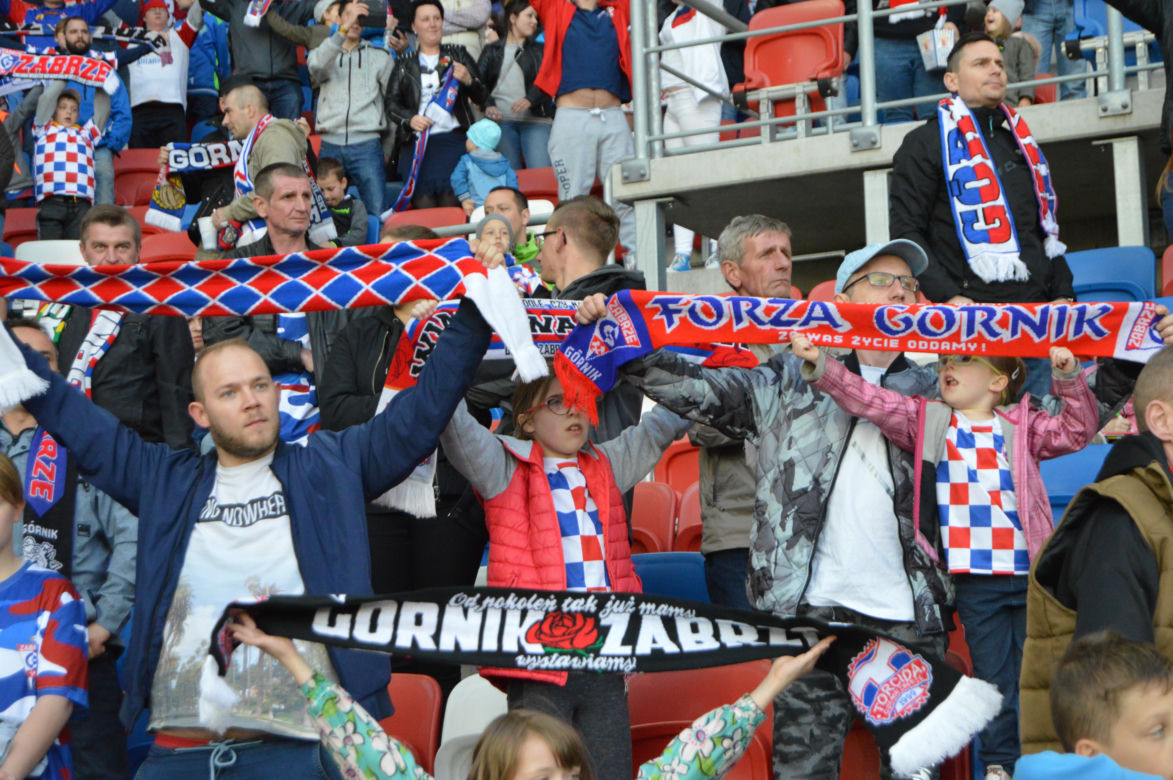 Górnik Zabrze - Arka Gdynia: Nieważny styl, ważne punkty [ZDJĘCIA KIBICÓW]