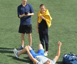 Barwy szczęścia odcinek 1996, Darek (Andrzej Niemyt), Józek (Patryk Pniewski), Julita (Katarzyna Sawczuk)