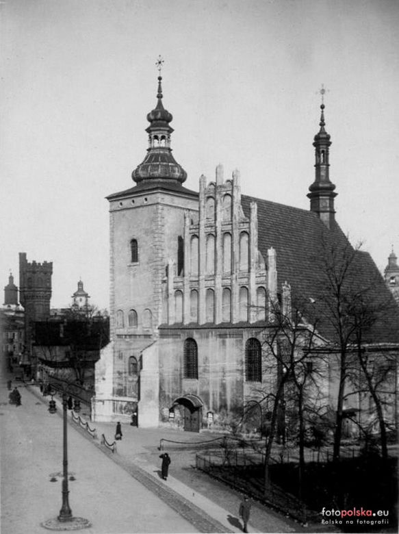 Plac Wolności i jego okolice 100 lat temu oraz w 2024 roku