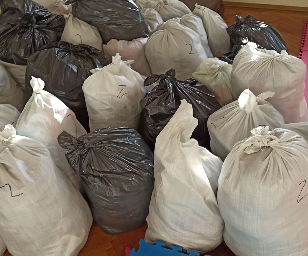 Kołobrzeg. Wielka akcja policji. Zarekwirowali odzież wartą ponad 2 mln zł!