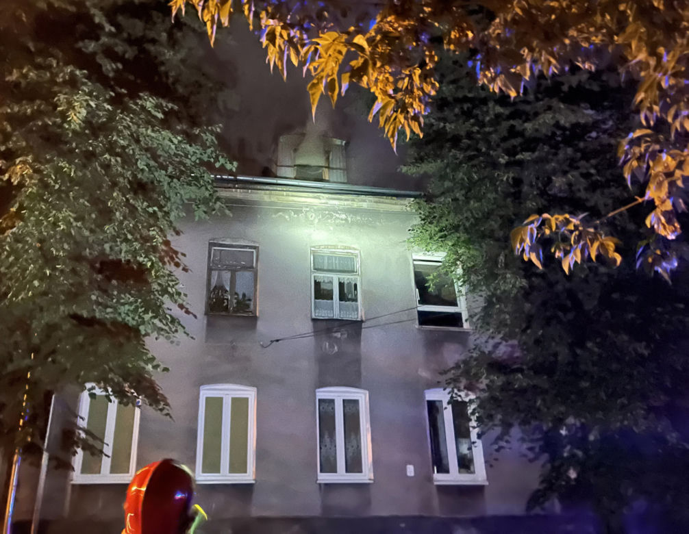 Gigantyczny pożar kamienicy w Pruszkowie. Dwie osoby nie żyją