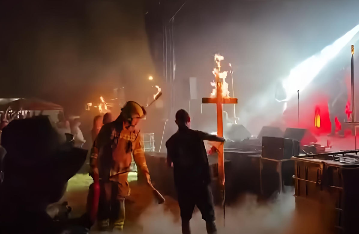 Podpalili krzyże na festiwalu w Chwałkowie