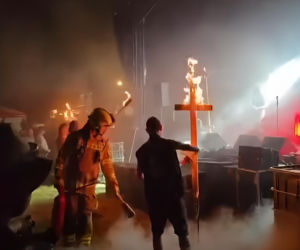 Podpalili krzyże na festiwalu w Chwałkowie