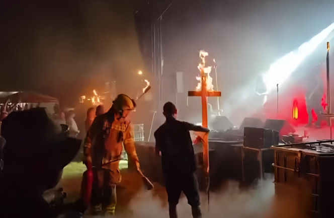 Podpalili krzyże na festiwalu w Chwałkowie