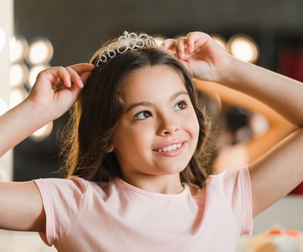 To biblijne imię oznacza księżniczkę. W 2025 roku otrzymało je ponad 800 dziewczynek