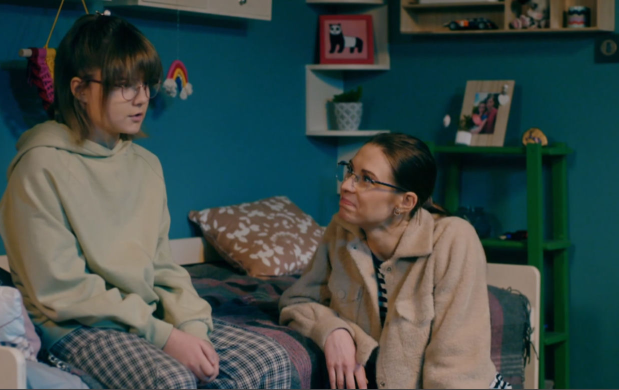 BrzydUla 2, odcinek 221: Ula (Julia Kamińska), Julka (Marysia Włodkowska)