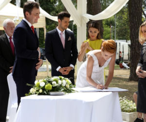 Barwy szczęścia odc. 1376. Kasia Górka (Katarzyna Glinka), Marta Walawska (Katarzyna Zielińska), Artur Chowański (Jacek Rozenek), Ernest (Krystian Kukułka)
