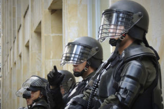 Zemsta pijanego policjanta! Nie miał litości. Sąd też nie