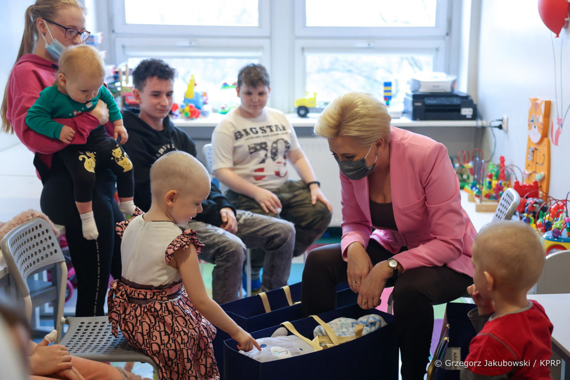 Agata Duda odwiedziła chore dzieci