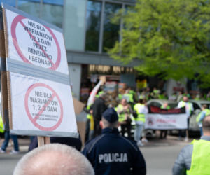 Dramat setek rodzin pod Warszawą! Nowa autostrada zburzy ich domy?! „Żyjemy na bombie”