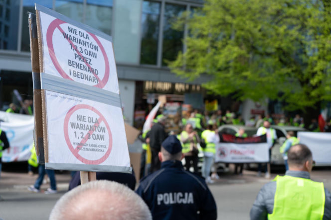 Dramat setek rodzin pod Warszawą! Nowa autostrada zburzy ich domy?! „Żyjemy na bombie”