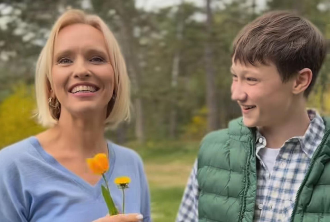 M jak miłość po wakacjach na planie. Franek (Jarosław Śmigielski), Dorota (Iwona Rejzner)