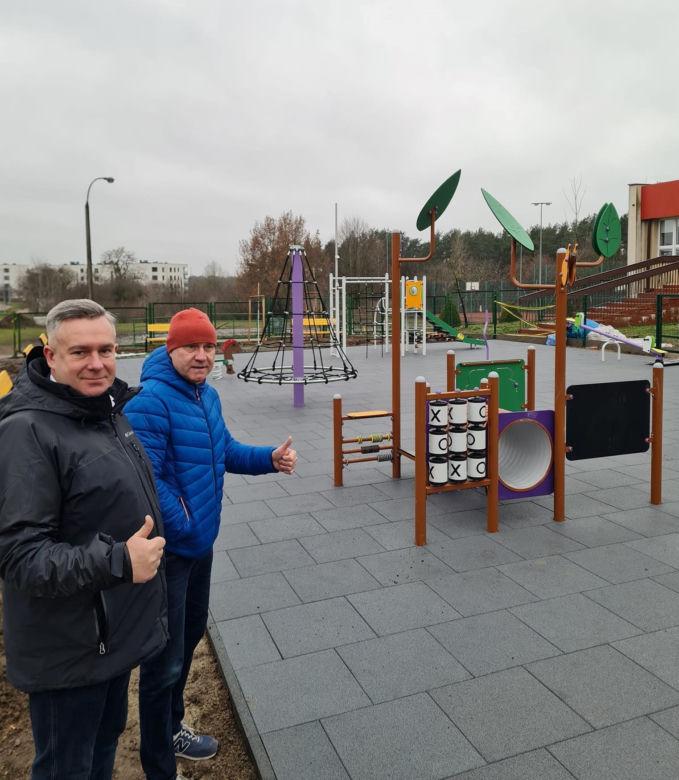 Plac zabaw przy siedleckiej "Ósemce" został zrealizowany w ramach budżetu obywatelskiego miasta Siedlce