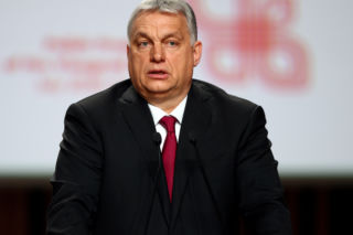 Orban wydał miliardy przed wyborami? Ujawniono dokumenty