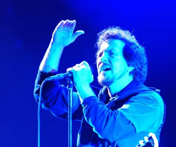 Strzelił do siebie na oczach całej klasy. Jak hit Pearl Jam uczynił z ofiary mordercę?