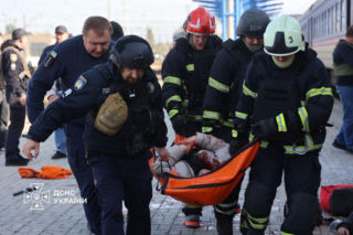 Rosyjski dron spadł na dworzec kolejowy! 13 osób nie żyje
