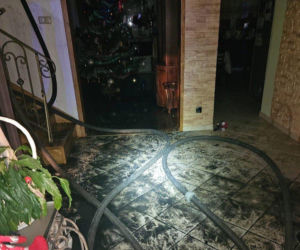 Siewierz: pożar zniszczył dom, mieszkańcy pokazali wielkie serca