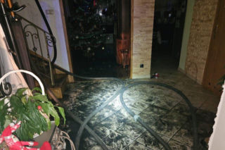 Siewierz: pożar zniszczył dom, mieszkańcy pokazali wielkie serca