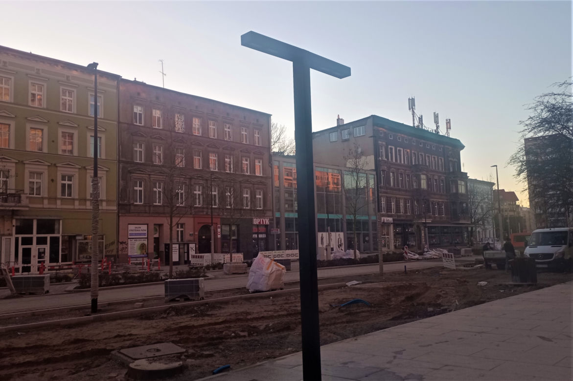 Nowe latarnie na remontowanej alei Wojska Polskiego