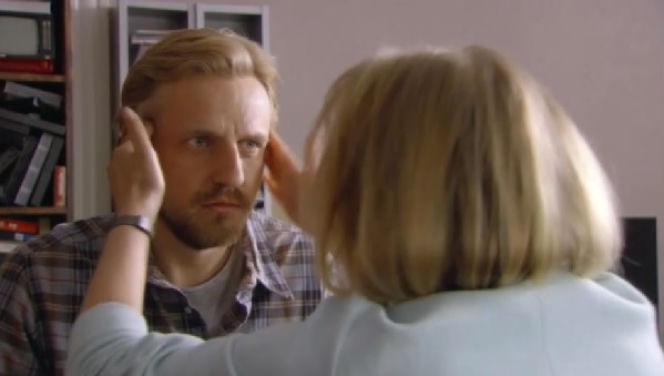O mnie się nie martw odc. 6. Iga (Joanna Kulig), Krzysiek (Paweł Domagała)