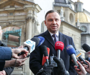 Rocznica Katastrofy Smoleńskiej w Krakowie. Prezydent Duda oddał hołd ofiarom