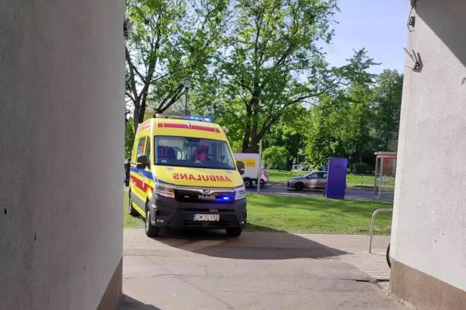 Strażnik miejski bohaterem! Funkcjonariusze uratował życie 75-latce