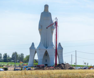 Budowa pomnika Matki Boskiej w Konotopiu