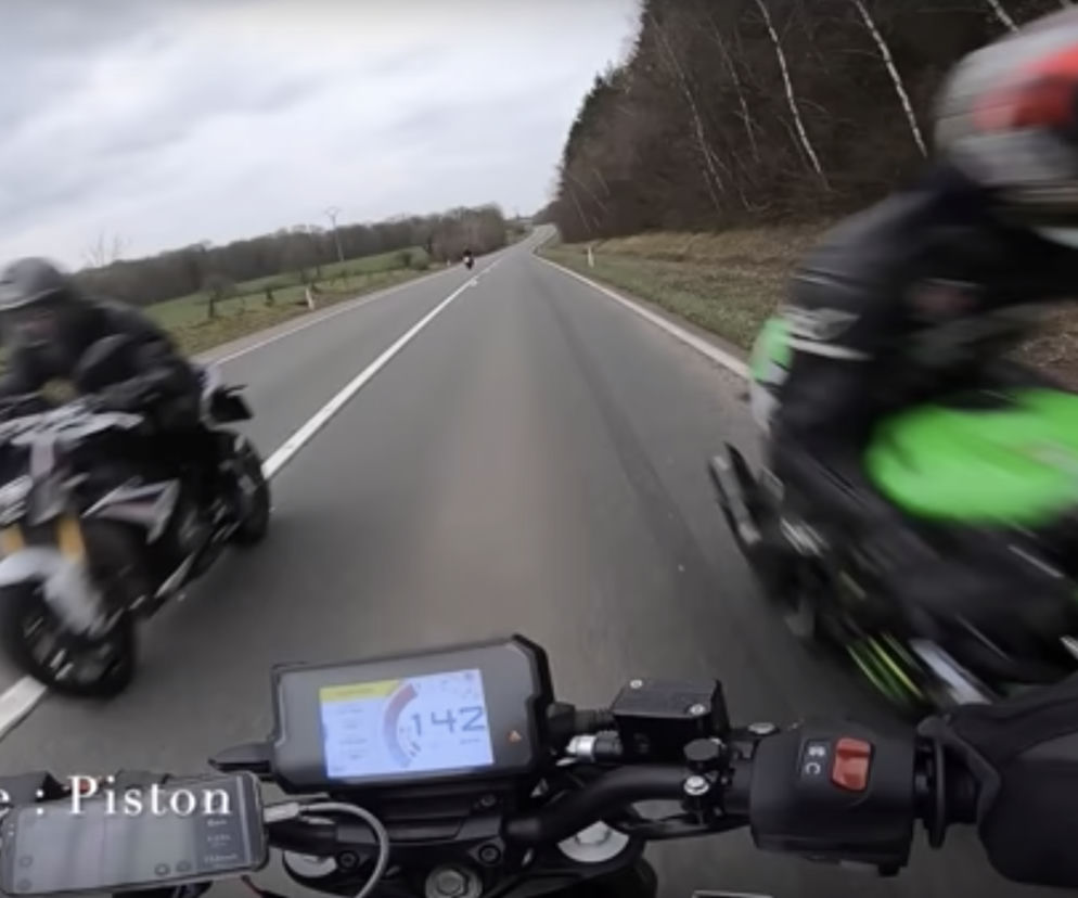 Motocyklista cudem uniknął śmierci