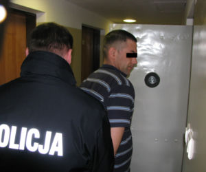 Uciekał przed policją kradzionym maluchem