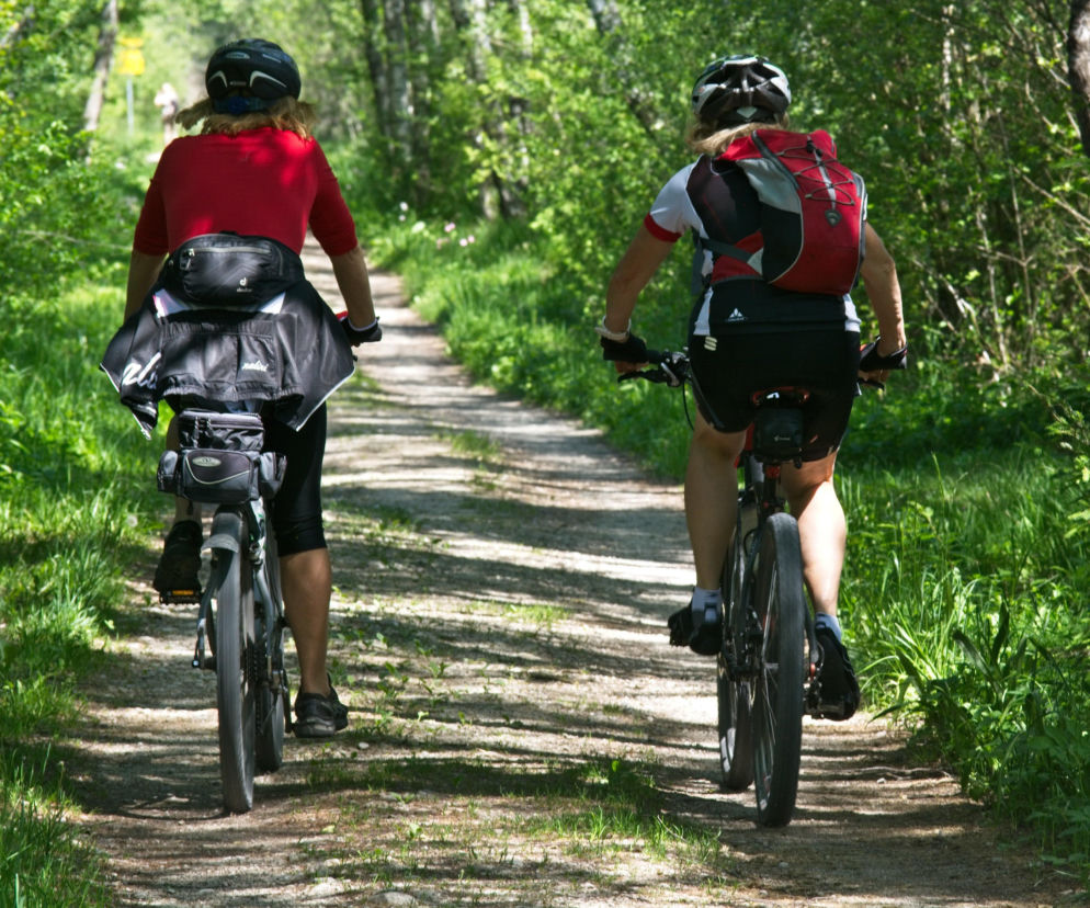 Kask to nie wszystko! Eksperci wskazują błędy, które popełnia większość rowerzystów