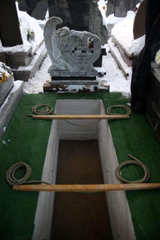 Pogrzeb tragicznie zmarłej 14-letniej Natalki z Andrychowa. Jej śmierć wstrząsnęła Polską