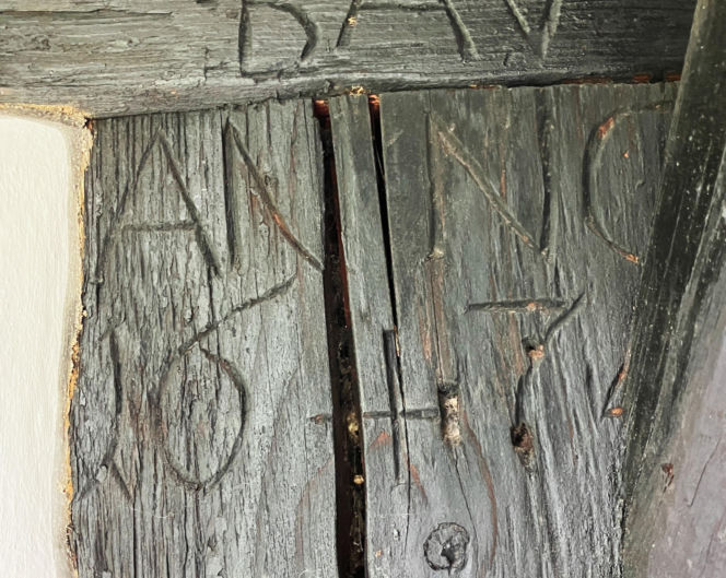 Dom w Pławnej - data budowy na belce "1674"