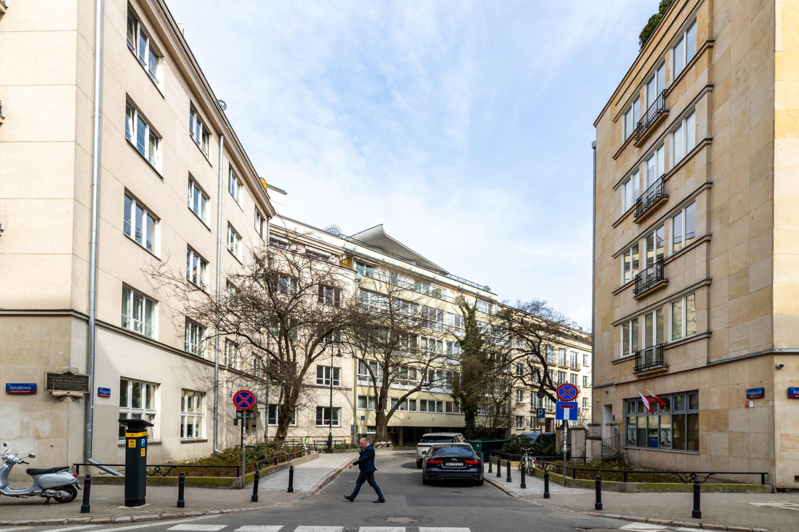 Dom Pod Żaglem na Alei Przyjaciół w Warszawie