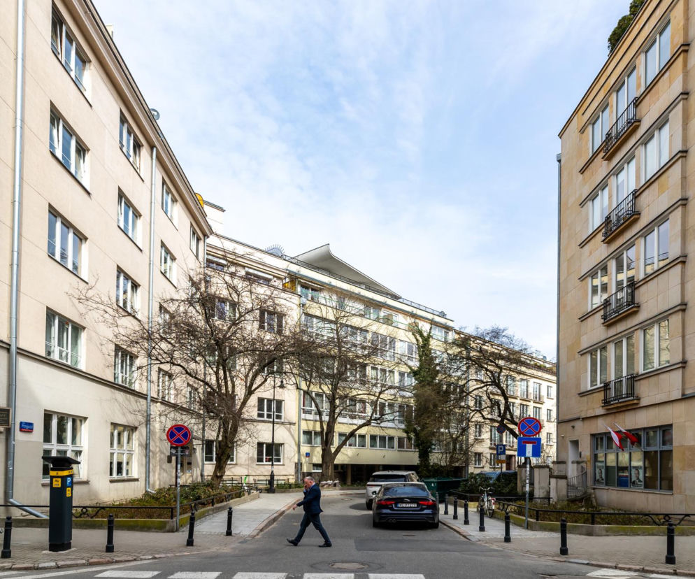 Dom Pod Żaglem na Alei Przyjaciół w Warszawie