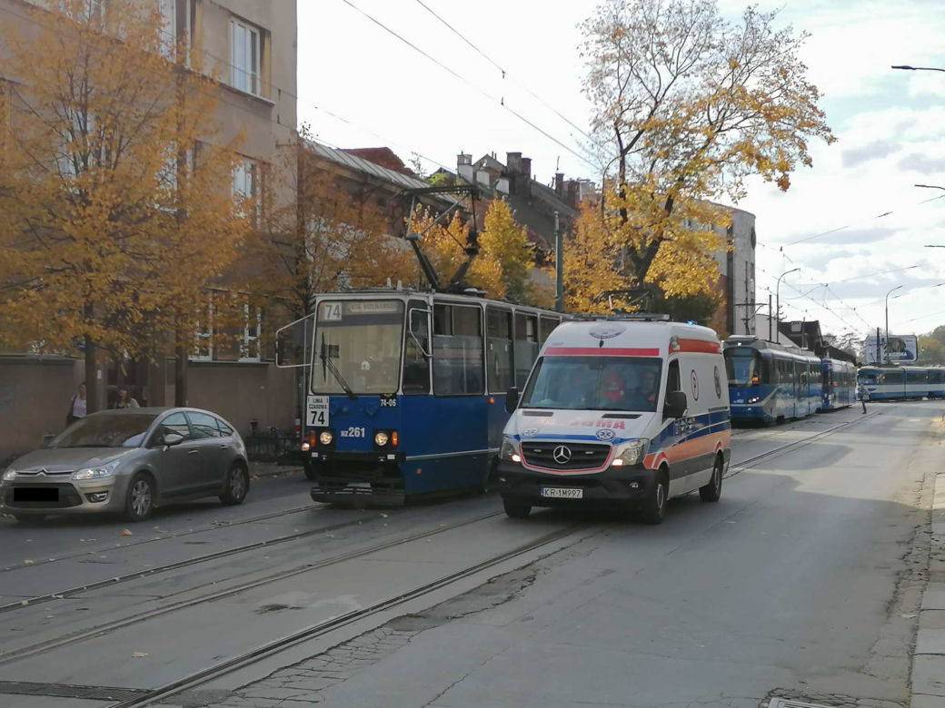 Zderzenie tramwaju z BMW w Krakowie