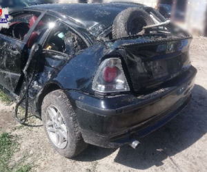 Rozbili BMW i rozeszli się do domów. Po dwóch dniach do szpitala zgłosił się pasażer z ciężkimi obrażeniami