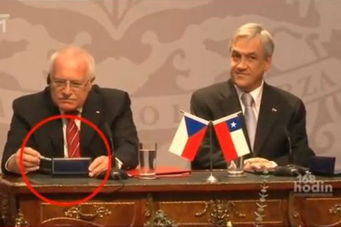 Prezydent Czech Vaclav Klaus ukradł pióro?