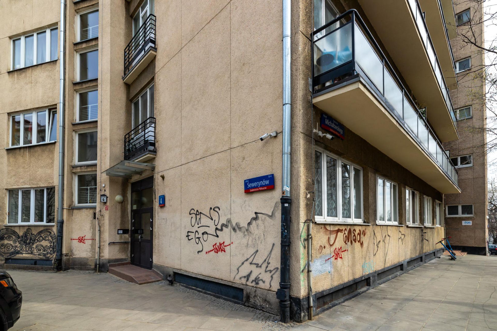 Wieżowiec przy ul. Sewerynów 4 w Warszawie