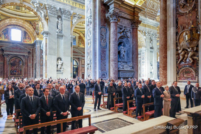 Marta Nawrocka poszła w takim stroju na grób Jana Pawła II