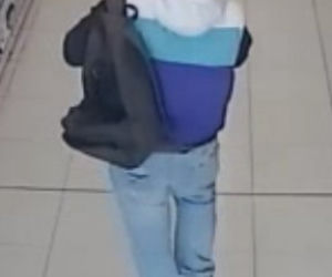 Ten mężczyzna okradł sklep w Koronowie. Szuka go policja