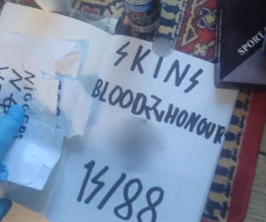Zatrzymano dwóch skinheadów podejrzanych o podpalenia. Szokujące, co znaleziono w ich domach