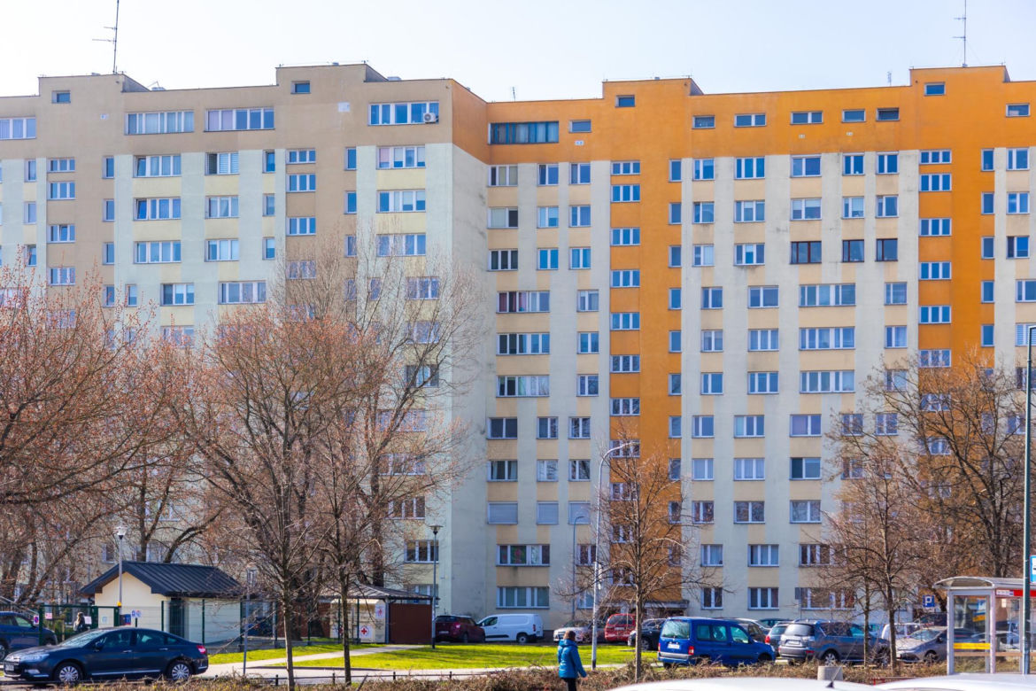 Pasteloza na warszawskich blokach - zobacz zdjęcia jaskrawych przykładów