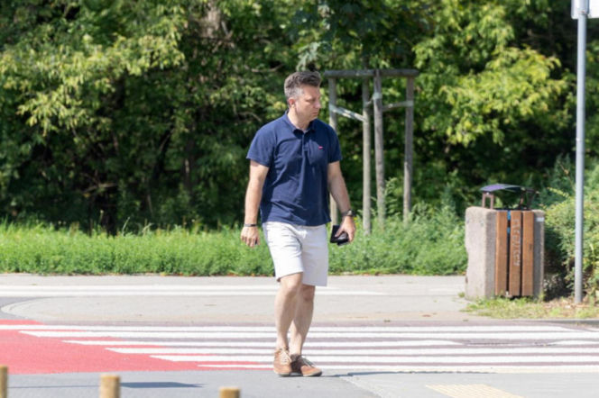 Michał Dworczyk skrócił spodnie za 100 zł